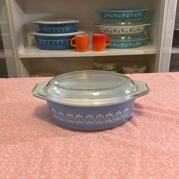 Pyrex Blue Tulips 043 - Picture 3 of 10